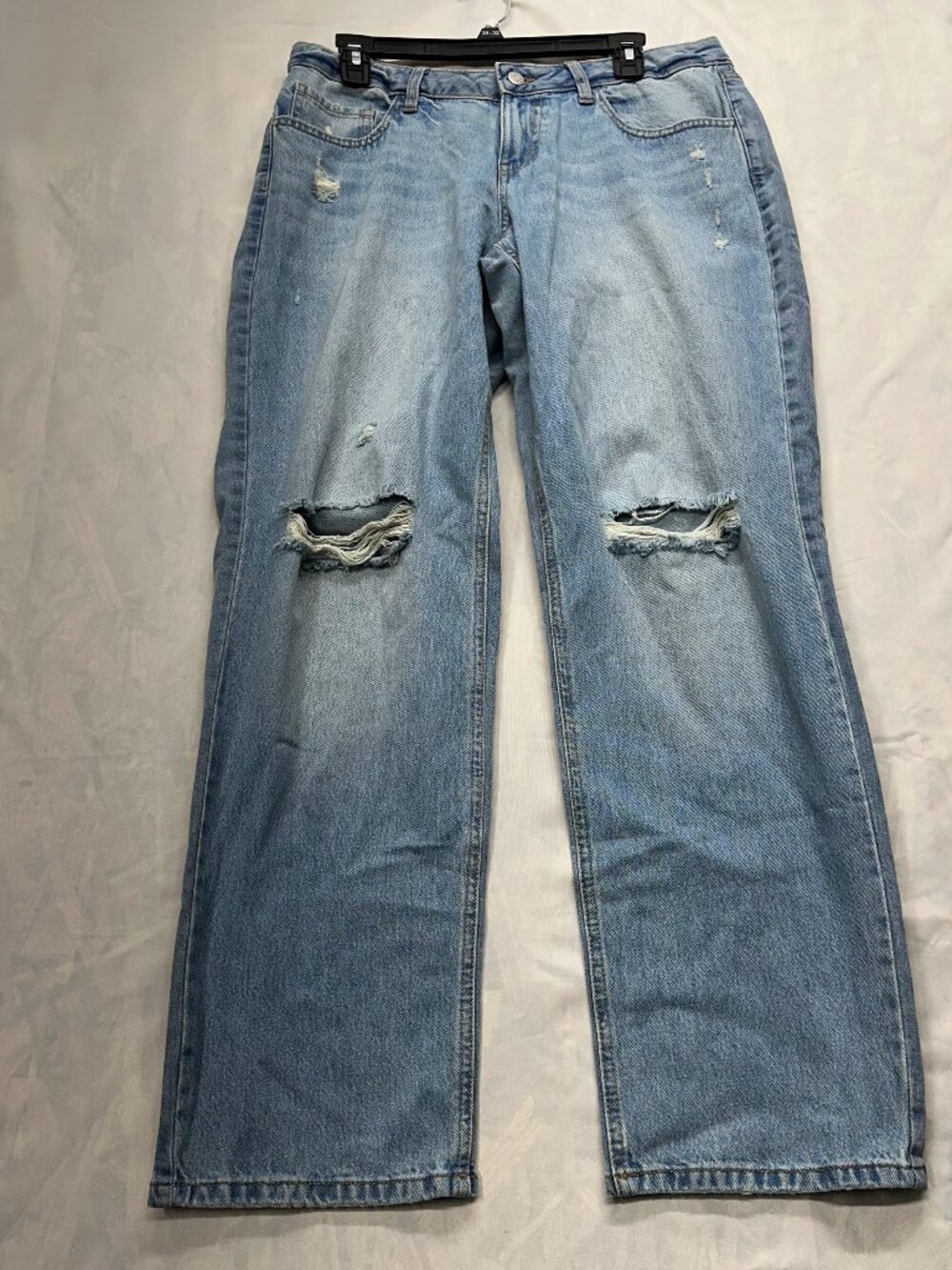 Wild Fable Women's 10 Mid-Rise Curvy Straight EasyRigid Distressed Jeans NWT